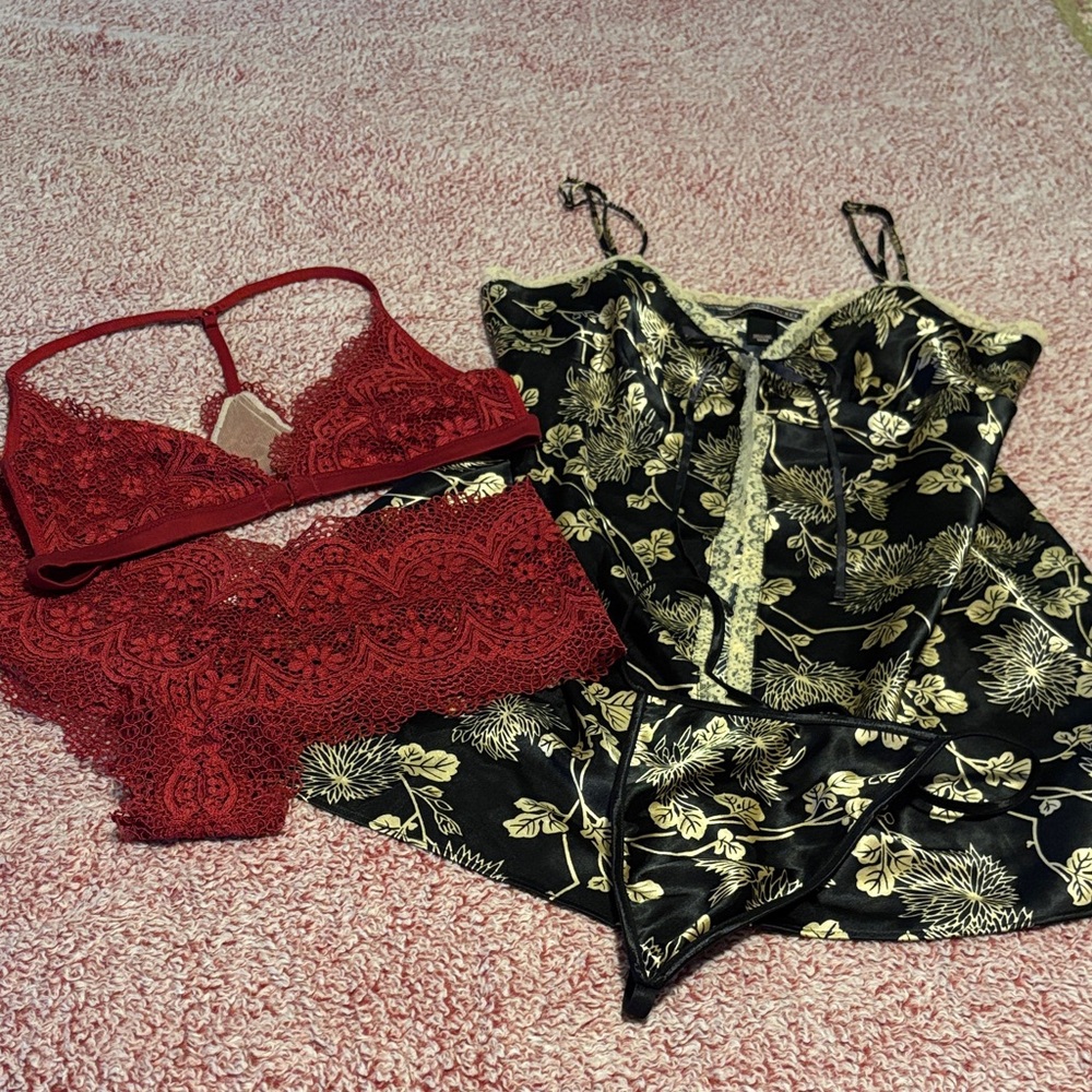 Victoria’s Secret Sexy Intimates Bundle